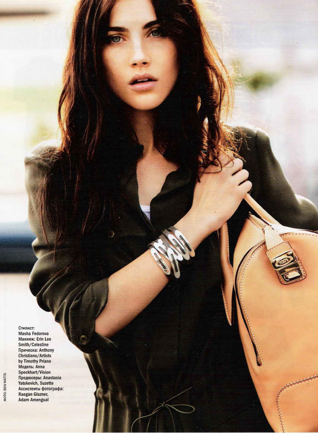 Woman holding purse handbag magazine free wallpaper for mobile - medium preview image