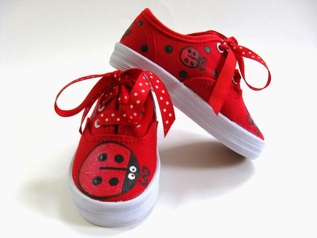 Red shoes ladybug designs pair free wallpaper for desktop - medium preview image