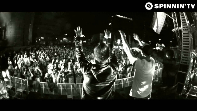 Crowd stage hands up man free wallpaper for desktop - medium preview image