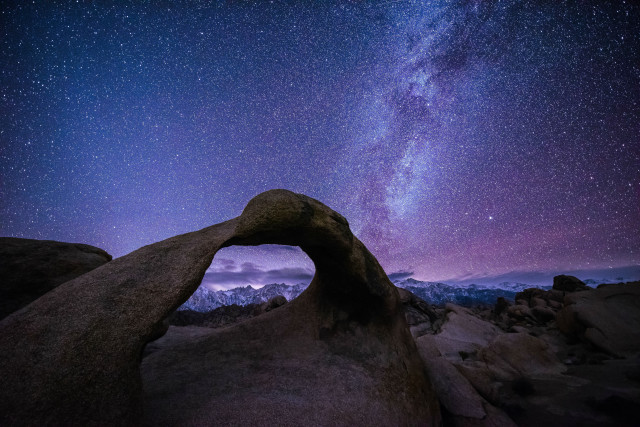 Rock formation milky way starry free wallpaper for desktop - medium preview image