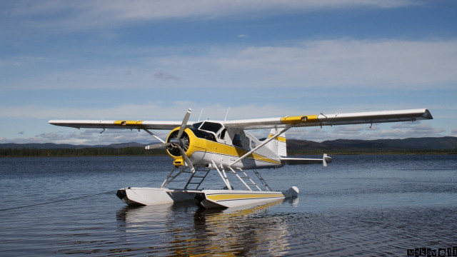 Small plane water ramp wing free wallpaper for desktop - medium preview image