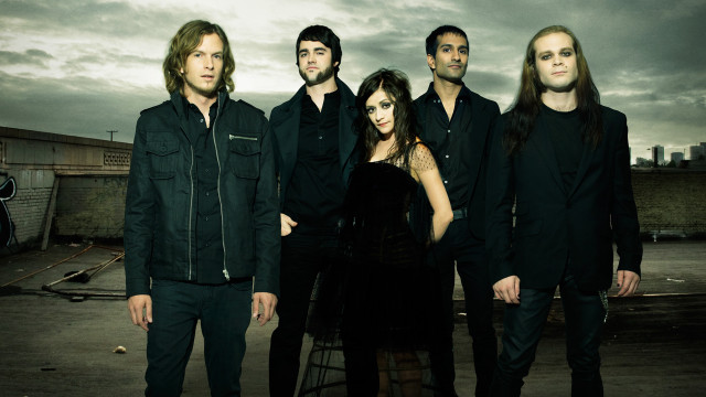 Rooftop group people cloudy sky free wallpaper for desktop - medium preview image