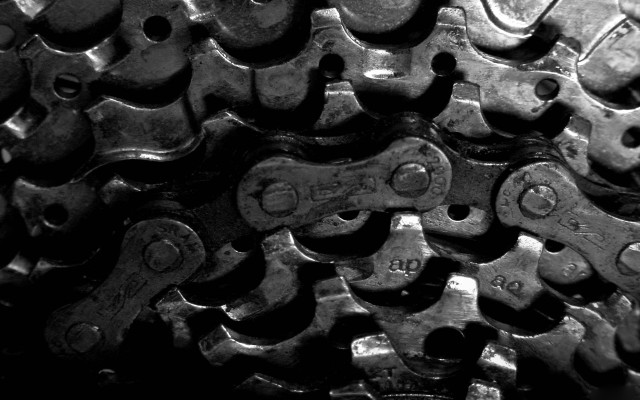 Chain assemblage blackwhite mechanical monochrome free wallpaper for desktop - medium preview image