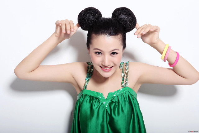 Woman green dress mickey mouse free wallpaper for desktop - medium preview image