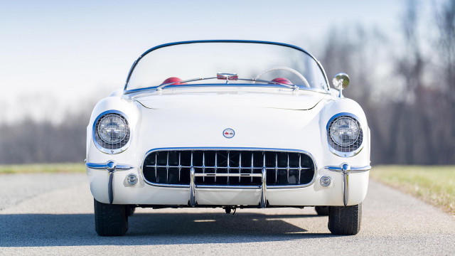 White classic car country road free wallpaper for desktop - medium preview image
