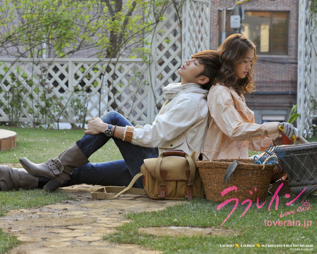 Man woman picnic grass basket free wallpaper for desktop - medium preview image