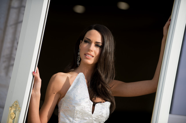 Woman white dress window handrail free wallpaper for desktop - medium preview image