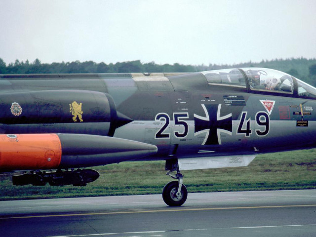 Fighter jet airport runway grass #2 free wallpaper for desktop - medium preview image