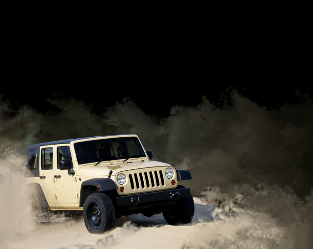 White jeep snow field night free wallpaper for desktop - medium preview image