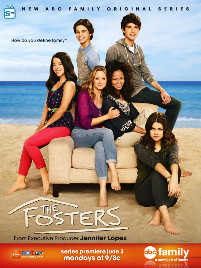 Fosters beach couch group people free wallpaper for mobile - medium preview image