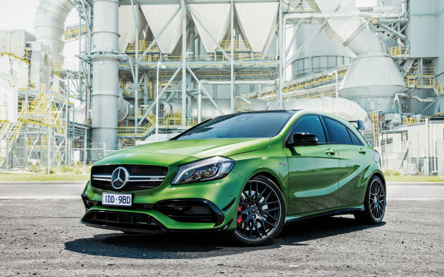 Green mercedes maximalism 3d render free wallpaper for desktop - medium preview image
