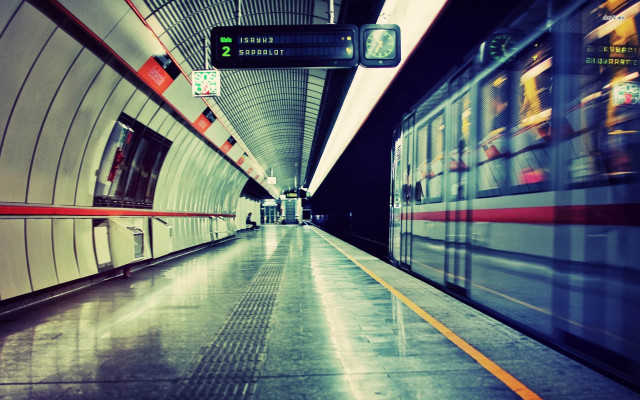 Train subway station no one free wallpaper for desktop - medium preview image
