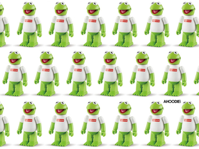 Green white frog dolls expressions free wallpaper for desktop - medium preview image