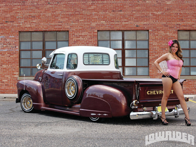 Woman pink dress vintage truck free wallpaper for desktop - medium preview image