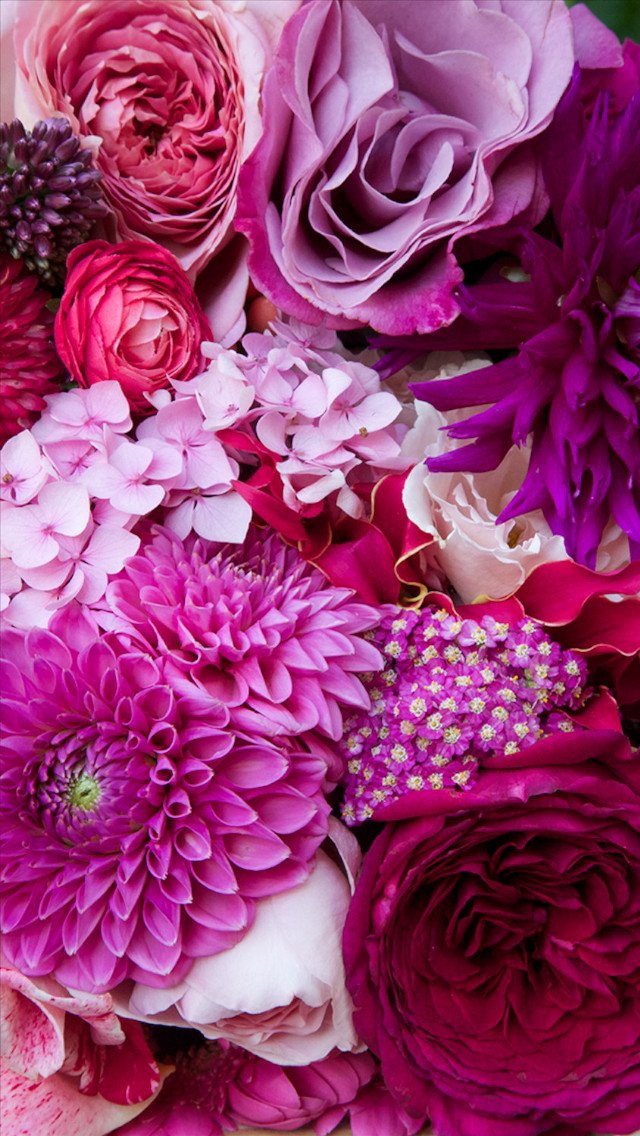 Bouquet of flowers in this free wallpaper for mobile - medium preview image