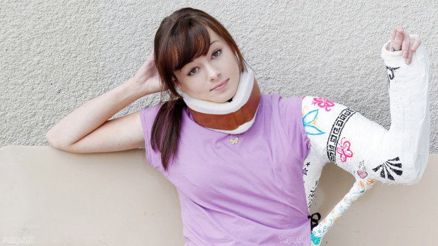 Woman neck cast arm cast free wallpaper for desktop - medium preview image