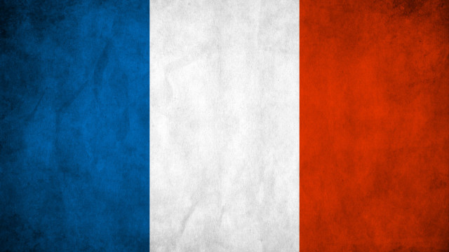 France flag grungy effect faded free wallpaper for desktop - medium preview image