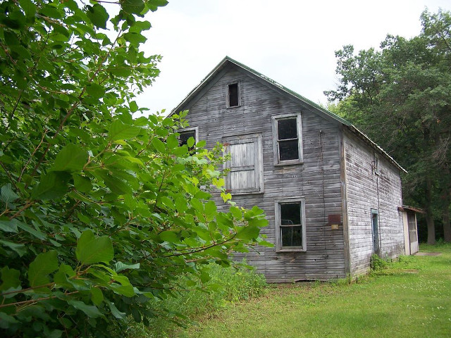 Rundown house broken window missing free wallpaper for desktop - medium preview image