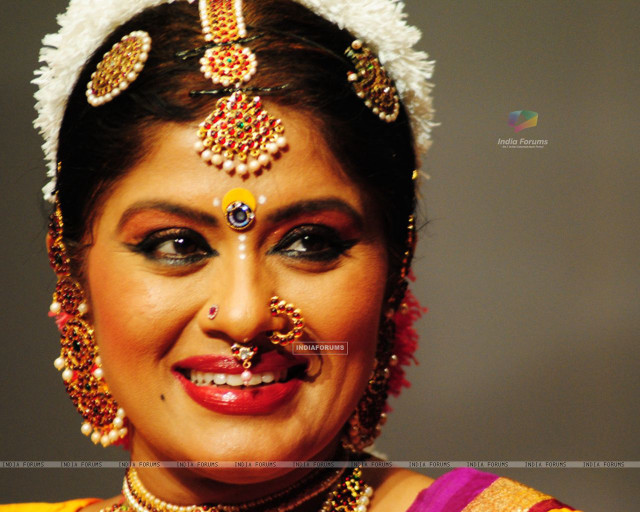 Woman nose ring head nose free wallpaper for desktop - medium preview image