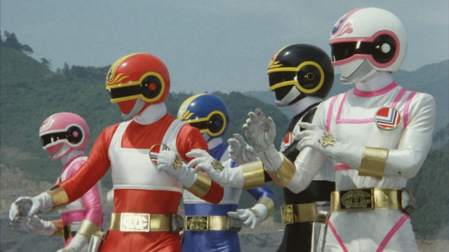 Costume beach mountains cloudy group free wallpaper for desktop - medium preview image