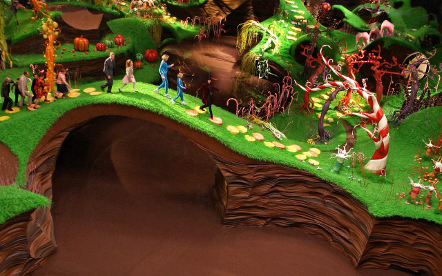 Fake garden bridge people crowd free wallpaper for desktop - medium preview image