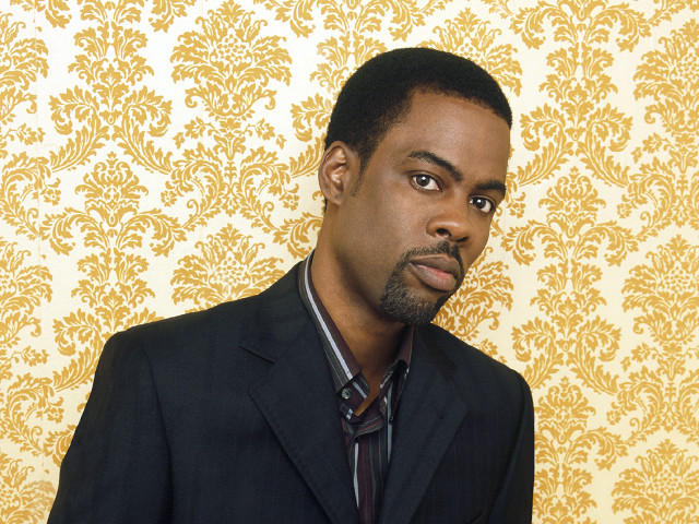 Man in suit yellow damask free wallpaper for desktop - medium preview image