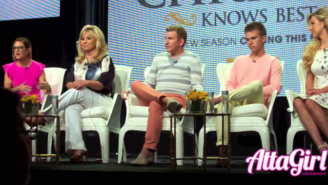 Group people white chairs stage free wallpaper for desktop - medium preview image