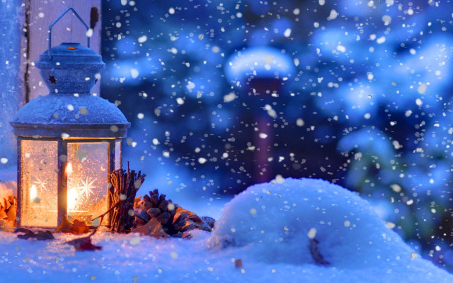 Lantern lit snow evening time free wallpaper for desktop - medium preview image