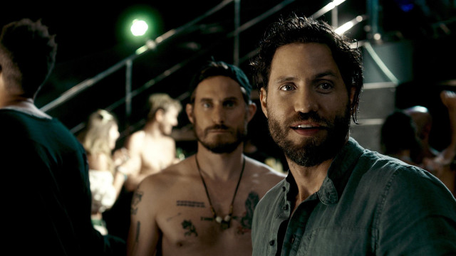 Group men room green light #2 free wallpaper for desktop - medium preview image