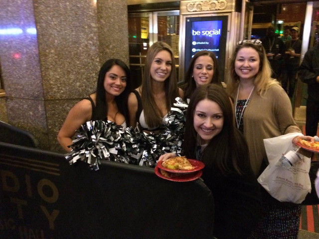 Women holding pizzas posing picture free wallpaper for desktop - medium preview image