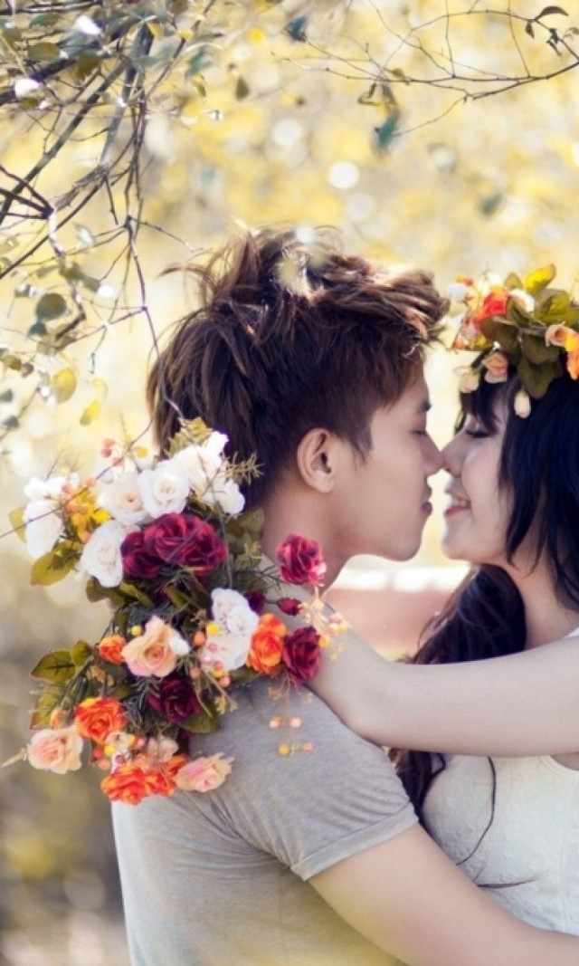 Couple hugging flowers hair happiness free wallpaper for mobile - medium preview image