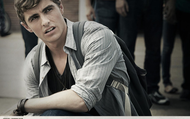 Man bench backpack group people free wallpaper for desktop - medium preview image