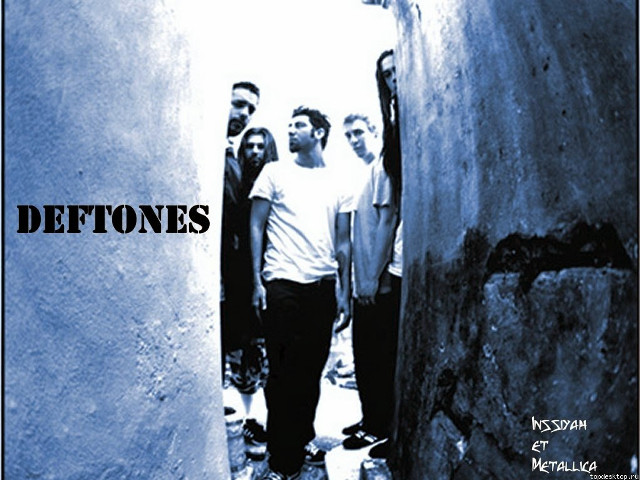 Men standing narrow alley deftones free wallpaper for desktop - medium preview image