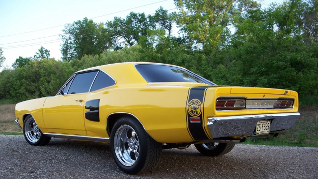 Yellow car forest road puzzle free wallpaper for desktop - medium preview image