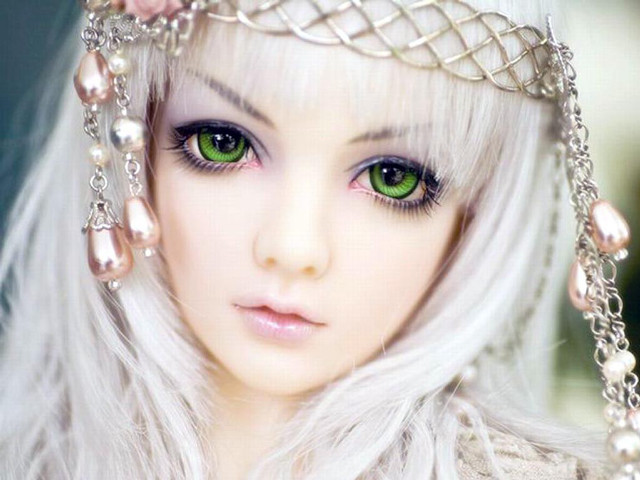 Doll white hair green eyes free wallpaper for desktop - medium preview image