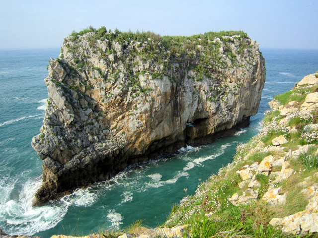 Cliff water cliff face side free wallpaper for desktop - medium preview image