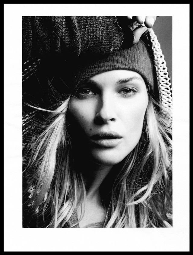 Woman hat scarf sweater fashion free wallpaper for mobile - medium preview image