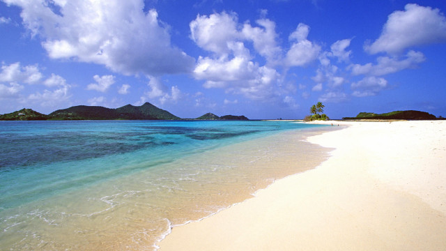 Beach clear blue ocean islands free wallpaper for desktop - medium preview image
