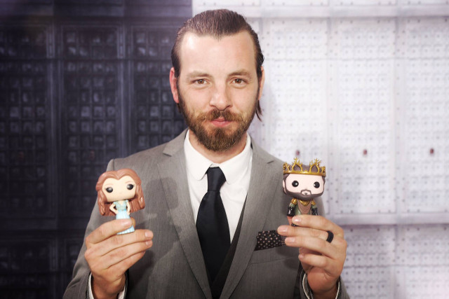 Man suit dolls fake monkey free wallpaper for desktop - medium preview image