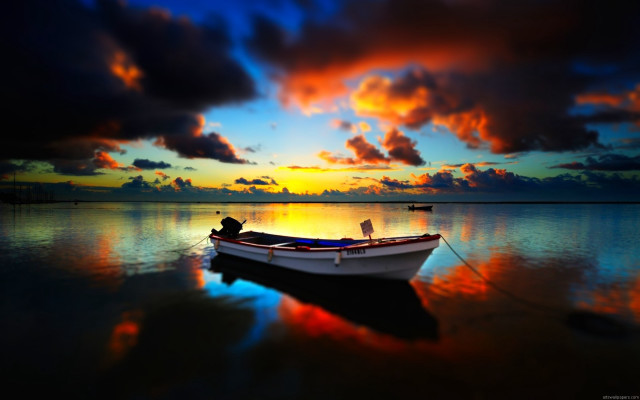 Boat sunset clouds water dawn free wallpaper for desktop - medium preview image