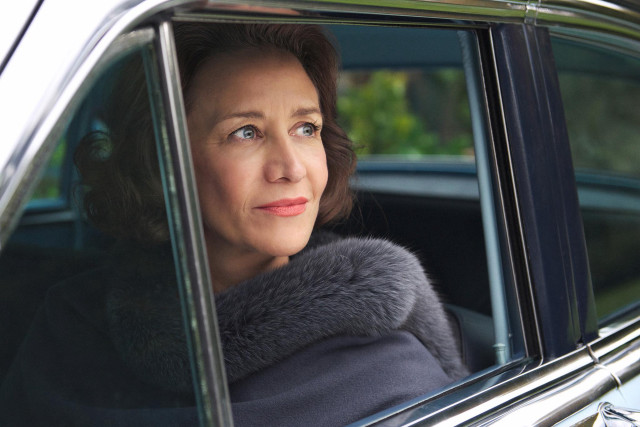 Woman car window fur collar free wallpaper for desktop - medium preview image