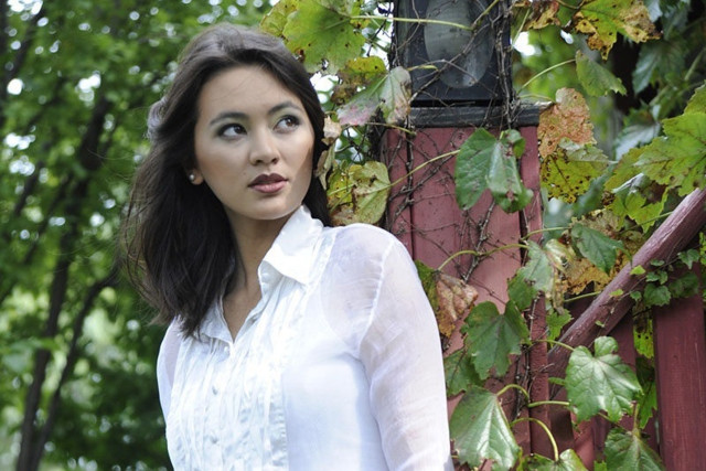 Woman white shirt jeans tree free wallpaper for desktop - medium preview image