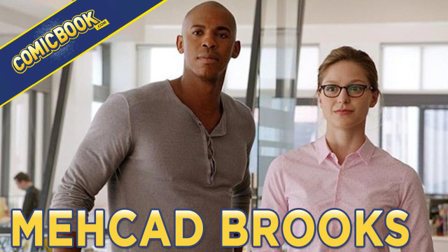 Man woman standing room sign free wallpaper for desktop - medium preview image