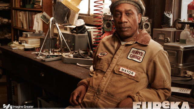 Man work uniform room desk free wallpaper for desktop - medium preview image