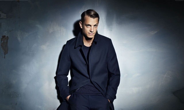 Man blue suit posing picture free wallpaper for desktop - medium preview image