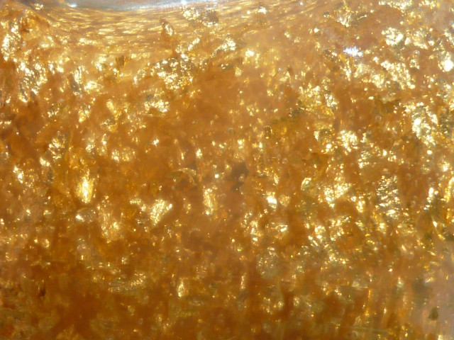 Gold flakes holography macro autumn free wallpaper for desktop - medium preview image