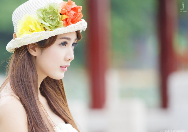 Woman hat flowers brim white free wallpaper for desktop - medium preview image