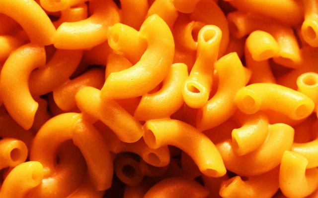 Macaroni cheese noodles fork closeup free wallpaper for desktop - medium preview image