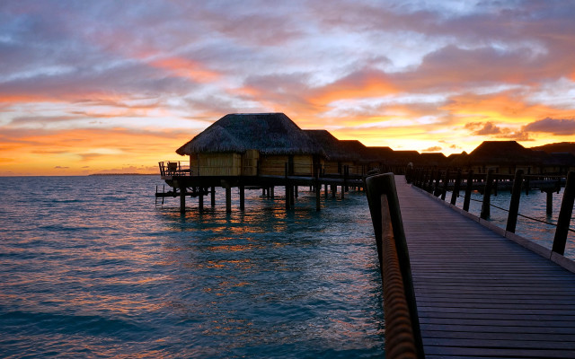 Pier hut sunset dawn ocean free wallpaper for desktop - medium preview image