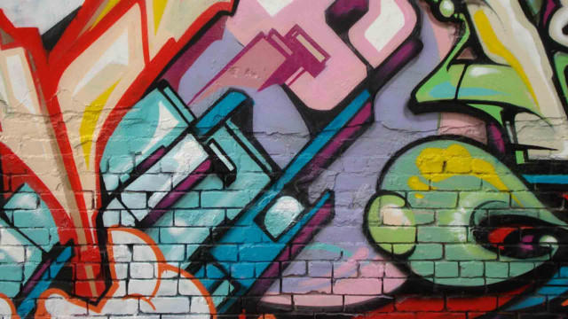Graffiti wall clock brick side free wallpaper for desktop - medium preview image